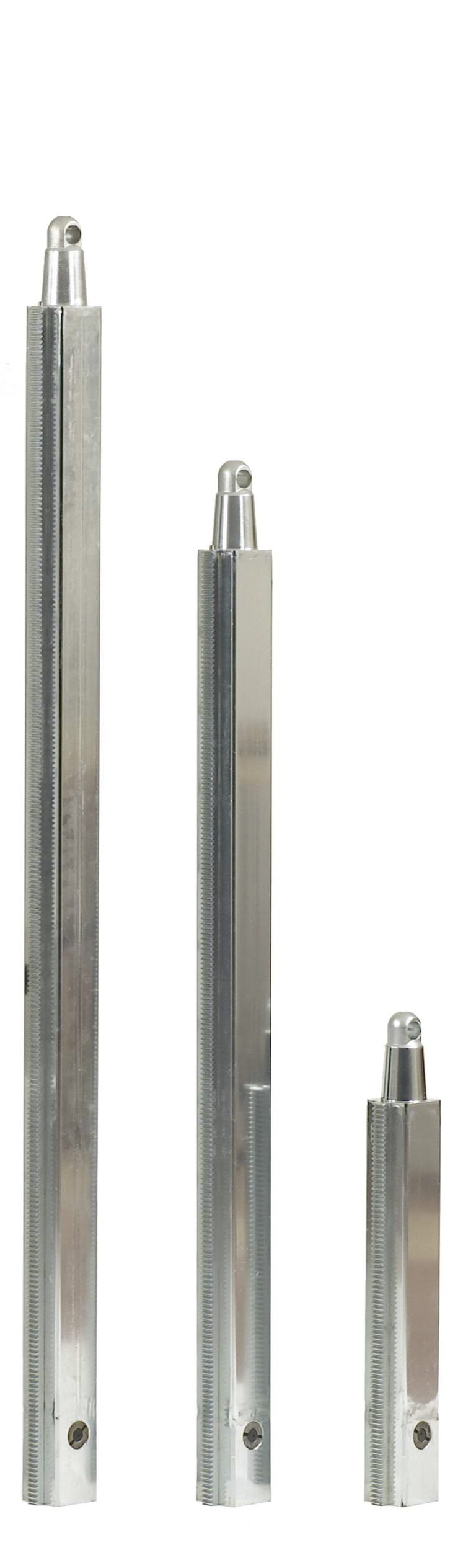 three 70mm columns in different lengths.