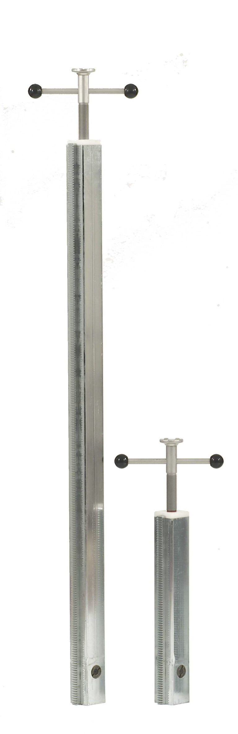 two 70mm columns in different lengths.